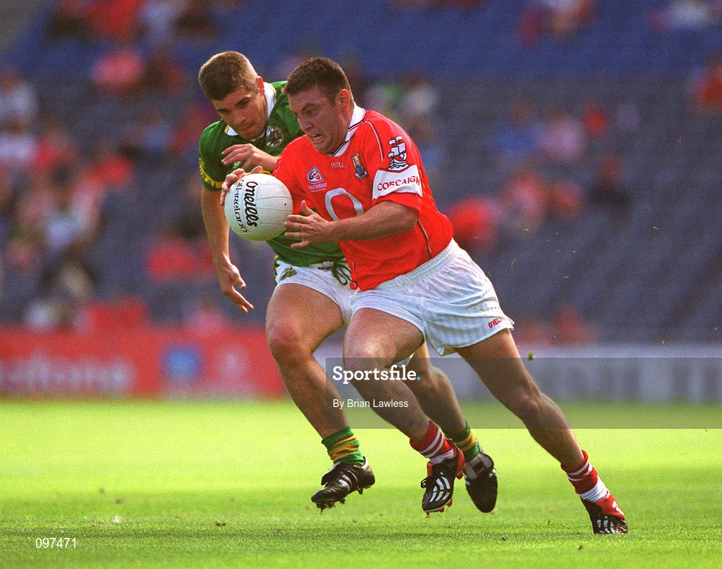25 August 2002; Joe Kavanagh of Cork in action against Éamonn Fitzmaurice of Kerry during the Bank of Ireland All-Ireland Senior Football Championship Semi-Final match between Kerry and Cork at Croke Park in Dublin. Photo by Brian Lawless/Sportsfile