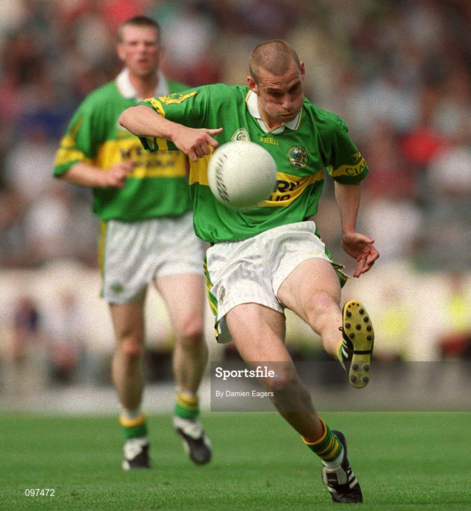 25 August 2002; Sean O'Sullivan of Kerry during the Bank of Ireland All-Ireland Senior Football Championship Semi-Final match between Kerry and Cork at Croke Park in Dublin. Photo by Damien Eagers/Sportsfile