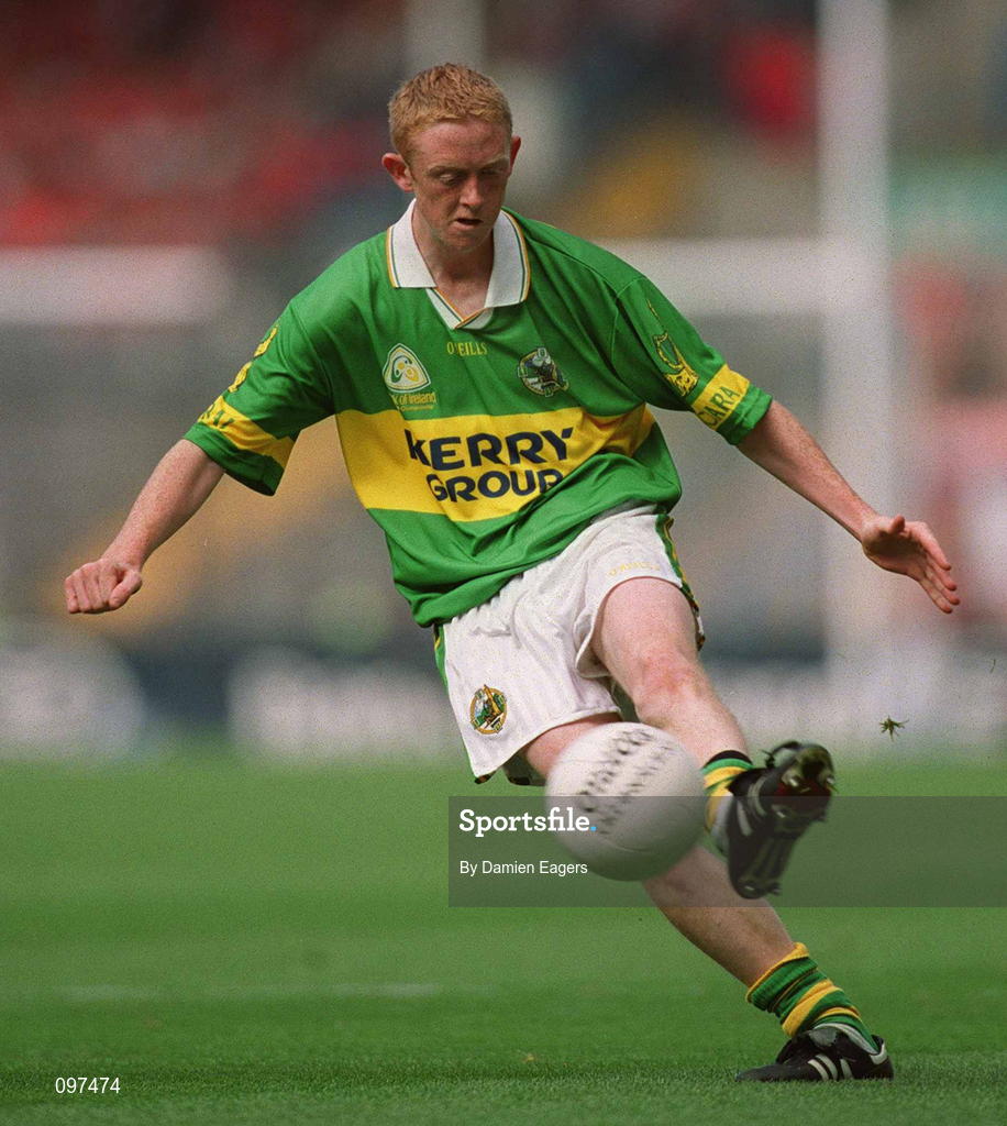 25 August 2002; Colm Cooper of Kerry during the Bank of Ireland All-Ireland Senior Football Championship Semi-Final match between Kerry and Cork at Croke Park in Dublin. Photo by Damien Eagers/Sportsfile