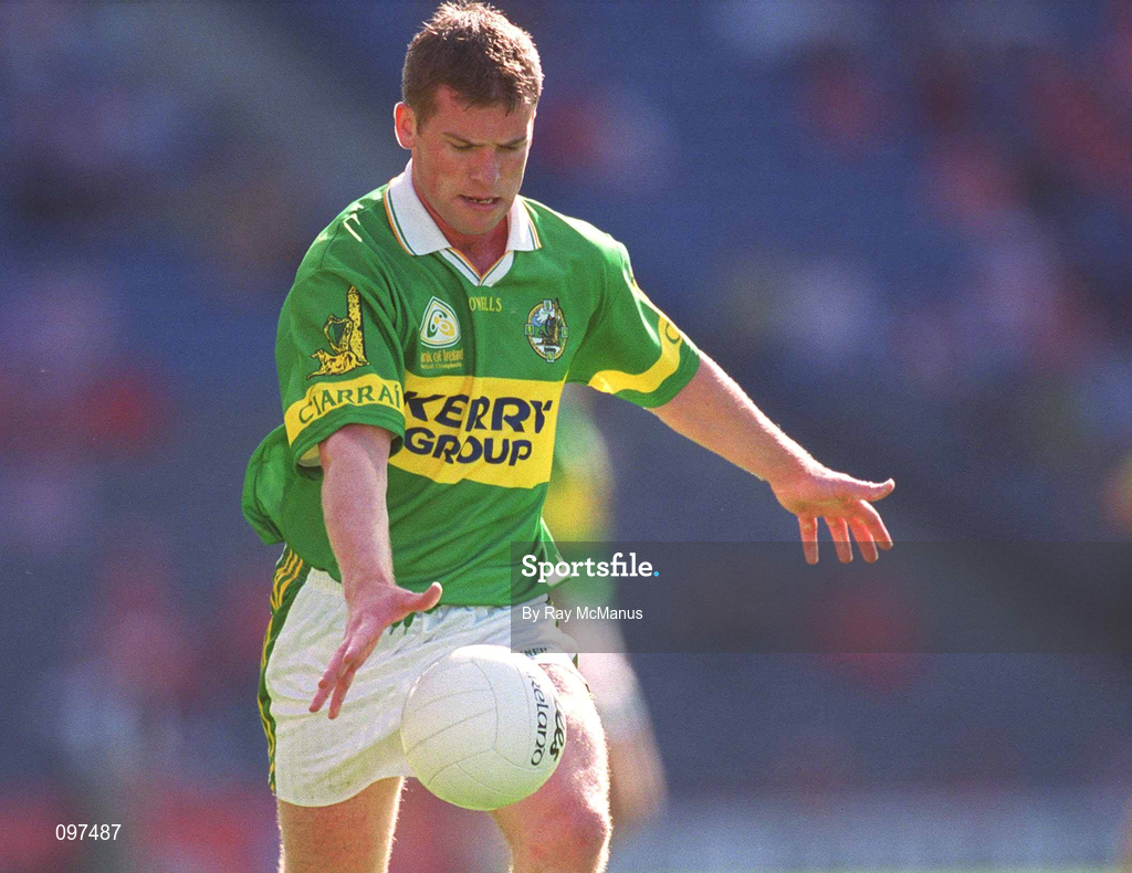25 August 2002; Dara Ó Cinnéide of Kerry during the Bank of Ireland All-Ireland Senior Football Championship Semi-Final match between Kerry and Cork at Croke Park in Dublin. Photo by Ray McManus/Sportsfile