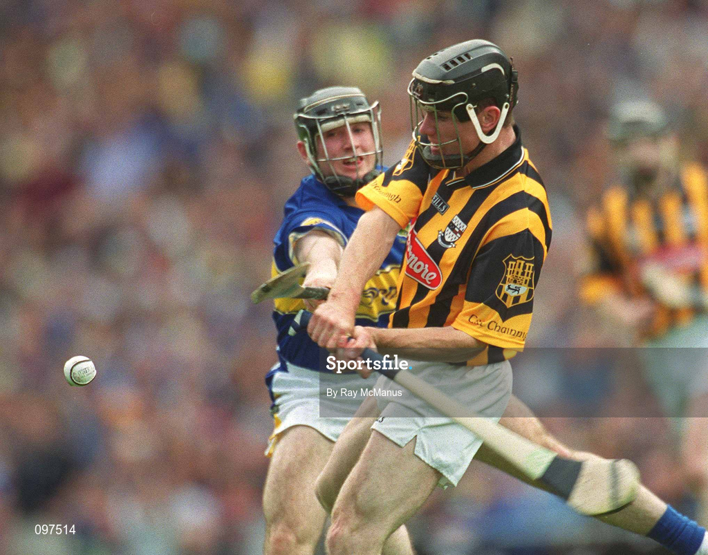 18 August 2002; Noel Hickey of Kilkenny in action against Eoin Kelly of Tipperary during the Guinness All-Ireland Senior Hurling Championship Semi-Final match between Kilkenny and Tipperary at Croke Park in Dublin. Photo by Ray McManus/Sportsfile
