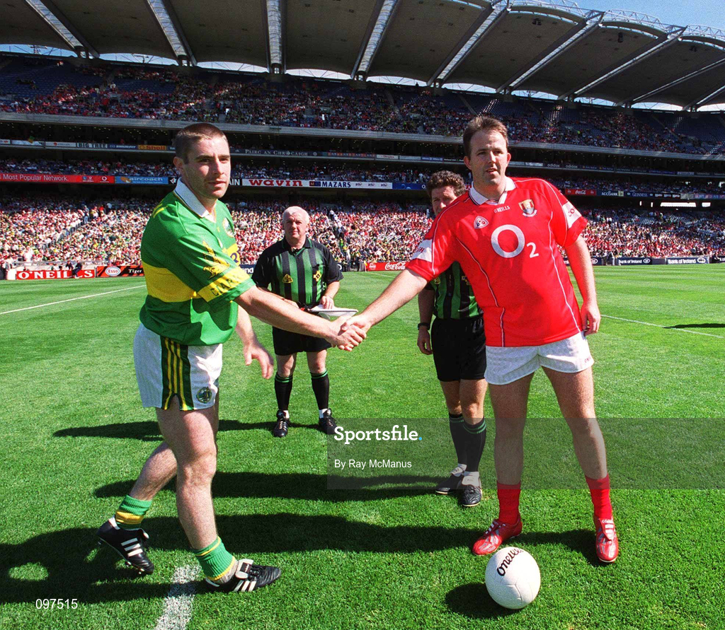 25 August 2002; Cork captain Colin Corkery and Kerry captain Darragh Ó Sé shake hands prior to the Bank of Ireland All-Ireland Senior Football Championship Semi-Final match between Kerry and Cork at Croke Park in Dublin. Photo by Ray McManus/Sportsfile