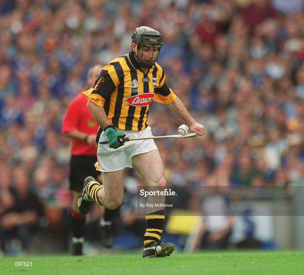 18 August 2002; DJ Carey of Kilkenny during the Guinness All-Ireland Senior Hurling Championship Semi-Final match between Kilkenny and Tipperary at Croke Park in Dublin. Photo by Ray McManus/Sportsfile
