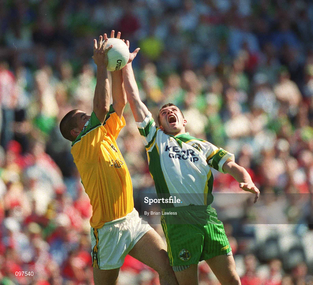 25 August 2002; Dan Doona of Kerry goes up for the ball against Thomas O'Connor of Meath