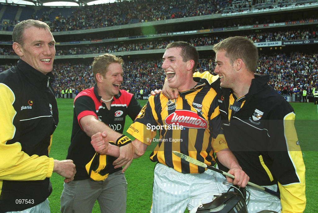 18 August 2002; Derek Lyng of Kilkenny, third from right, celebrates after the Guinness All-Ireland Senior Hurling Championship Semi-Final match between Kilkenny and Tipperary at Croke Park in Dublin. Photo by Damien Eagers/Sportsfile