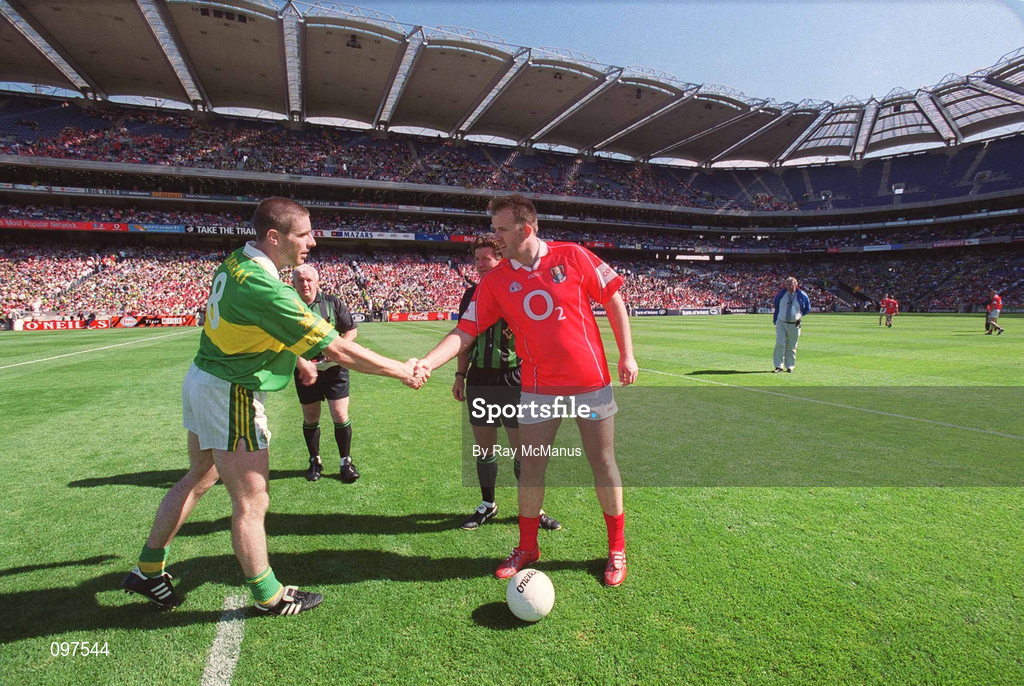 25 August 2002; Kerry captain Darragh Ó Sé shakes hands with Cork captain Colin Corkery before referee Brian White tosses the coin prior to the Bank of Ireland All-Ireland Senior Football Championship Semi-Final match between Kerry and Cork at Croke Park in Dublin. Photo by Ray McManus/Sportsfile