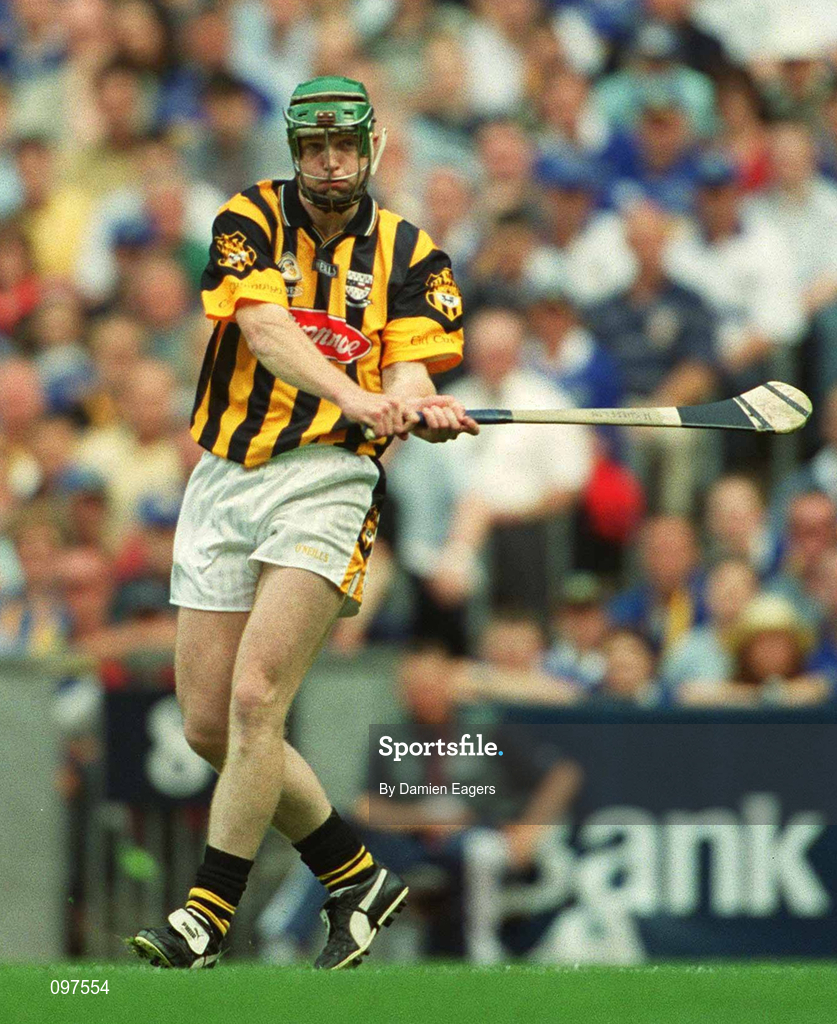 18 August 2002; Henry Shefflin of Kilkenny during the Guinness All-Ireland Senior Hurling Championship Semi-Final match between Kilkenny and Tipperary at Croke Park in Dublin. Photo by Damien Eagers/Sportsfile