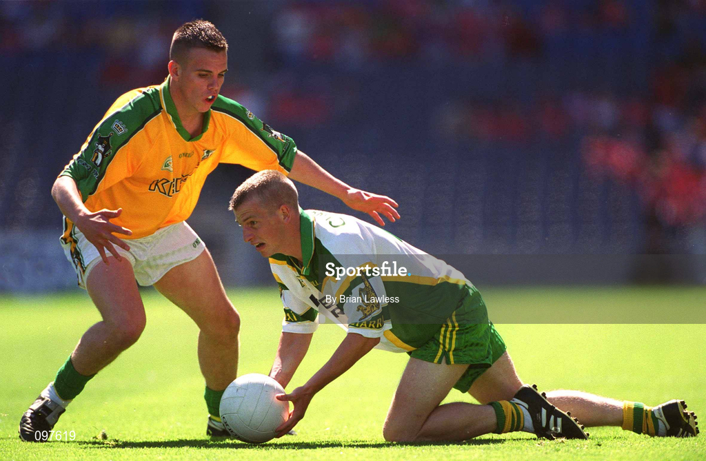 25 August 2002; Martin Breen of Kerry in action against Barry Regan of Meath during the All-Ireland Minor Football Championship Semi-Final match between Meath and Kerry at Croke Park in Dublin. Photo by Brian Lawless/Sportsfile