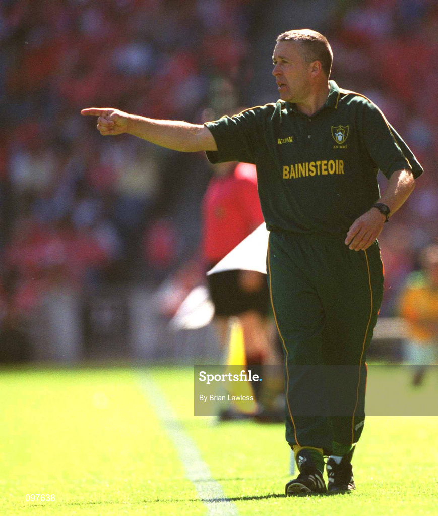 25 August 2002; Meath manager Benny Reddy during the All-Ireland Minor Football Championship Semi-Final match between Meath and Kerry at Croke Park in Dublin. Photo by Brian Lawless/Sportsfile