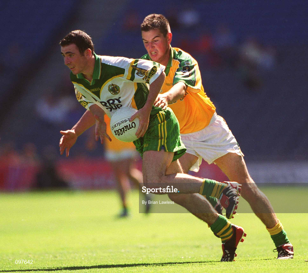 25 August 2002; Colin O'Connor of Kerry in action against Paul Murray of Meath during the All-Ireland Minor Football Championship Semi-Final match between Meath and Kerry at Croke Park in Dublin. Photo by Brian Lawless/Sportsfile