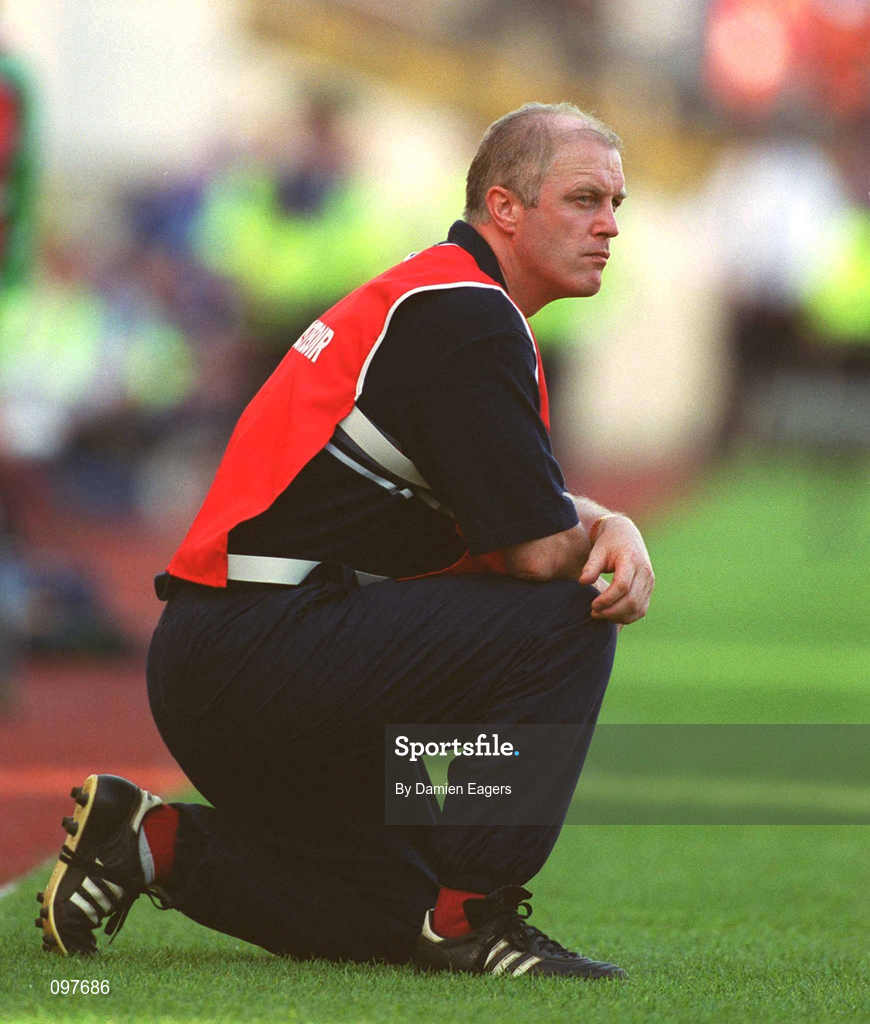 25 August 2002; Cork manager Larry Tompkins during the final minutes of the Bank of Ireland All-Ireland Senior Football Championship Semi-Final match between Kerry and Cork at Croke Park in Dublin. Photo by Damien Eagers/Sportsfile
