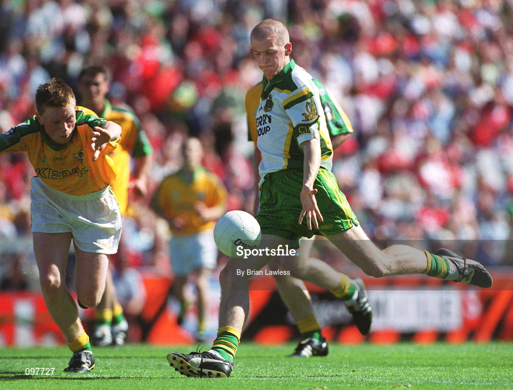 25 August 2002; Damien Breen of Kerry in action against Caoimhin King of Meath during the All-Ireland Minor Football Championship Semi-Final match between Meath and Kerry at Croke Park in Dublin. Photo by Brian Lawless/Sportsfile