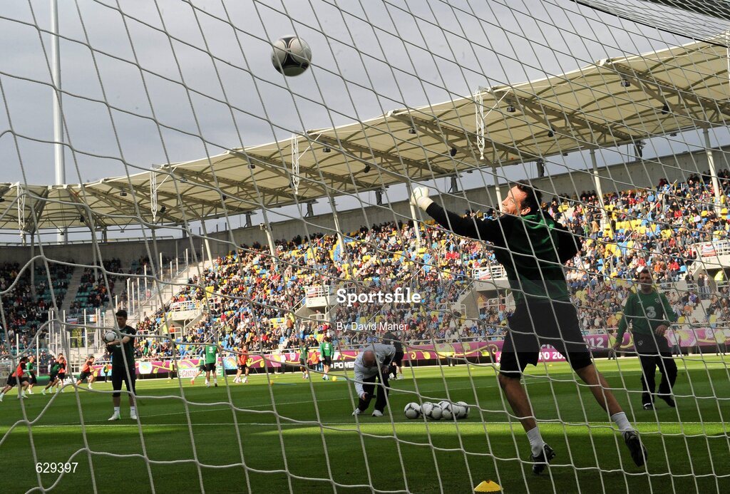 5 June 2012; Republic of Ireland's David Forde in action during squad training ahead of UEFA EURO 2012 which begins on June 8th. Republic of Ireland EURO2012 Squad Training, Arka Stadium, Gdynia, Poland. Picture credit: David Maher / SPORTSFILE