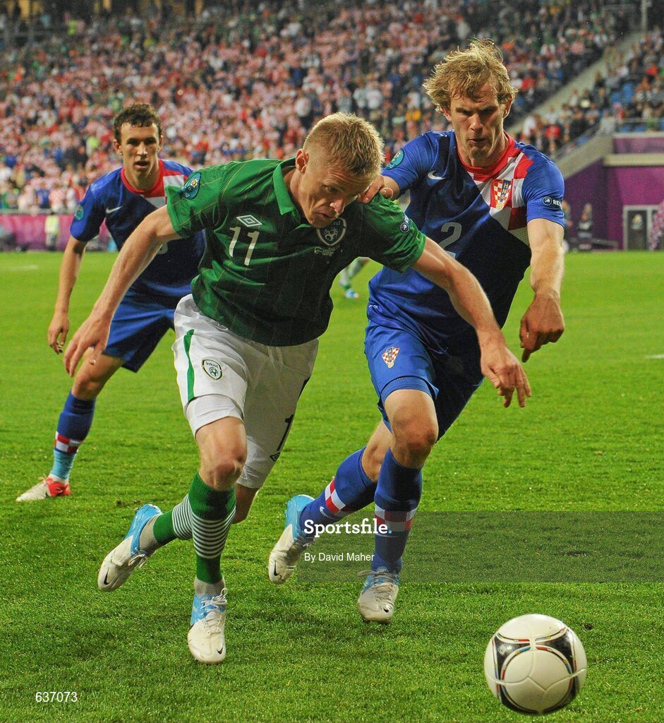10 June 2012; Damien Duff, Republic of Ireland, in action against Ivan Strinic, Croatia. EURO2012, Group C, Republic of Ireland v Croatia, Municipal Stadium Poznan, Poznan, Poland. Picture credit: David Maher / SPORTSFILE