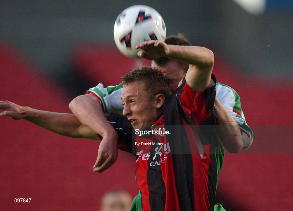 30 August 2002; Gary O'Neill of Bohemians in action against Gareth Cronin of Cork City during the eircom League Premier Division match between Bohemians and Cork City at Dalymount Park in Dublin. Photo by David Maher/Sportsfile
