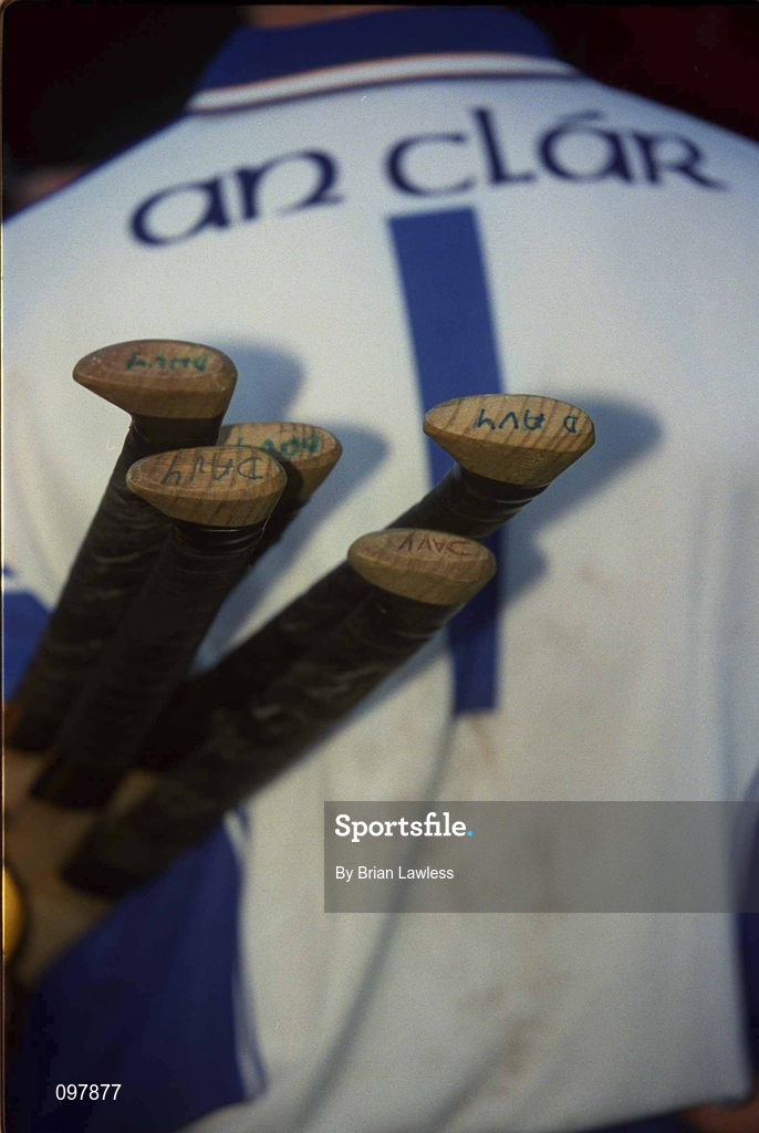 29 August 2002; David Fitzgerald is interviewed by journalists during a Clare hurling press night at Cusack Park in Ennis, Clare, prior to their All-Ireland Hurling Final against Kilkenny. Photo by Brian Lawless/Sportsfile