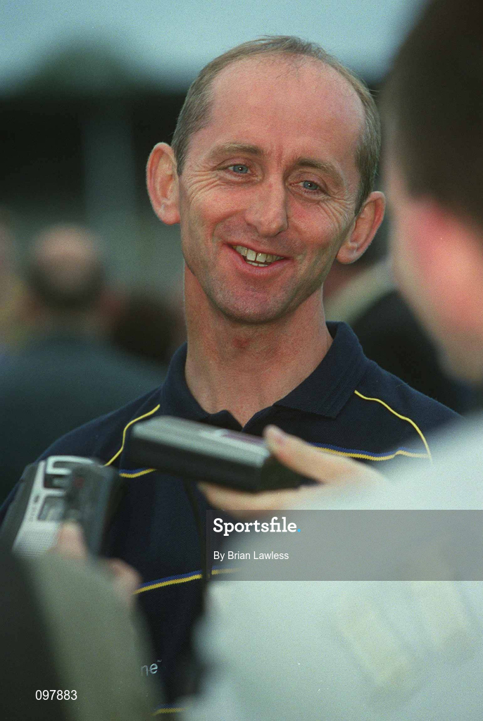 29 August 2002; Manager Cyril Lyons during a Clare hurling press night at Cusack Park in Ennis, Clare, prior to their All-Ireland Hurling Final against Kilkenny. Photo by Brian Lawless/Sportsfile