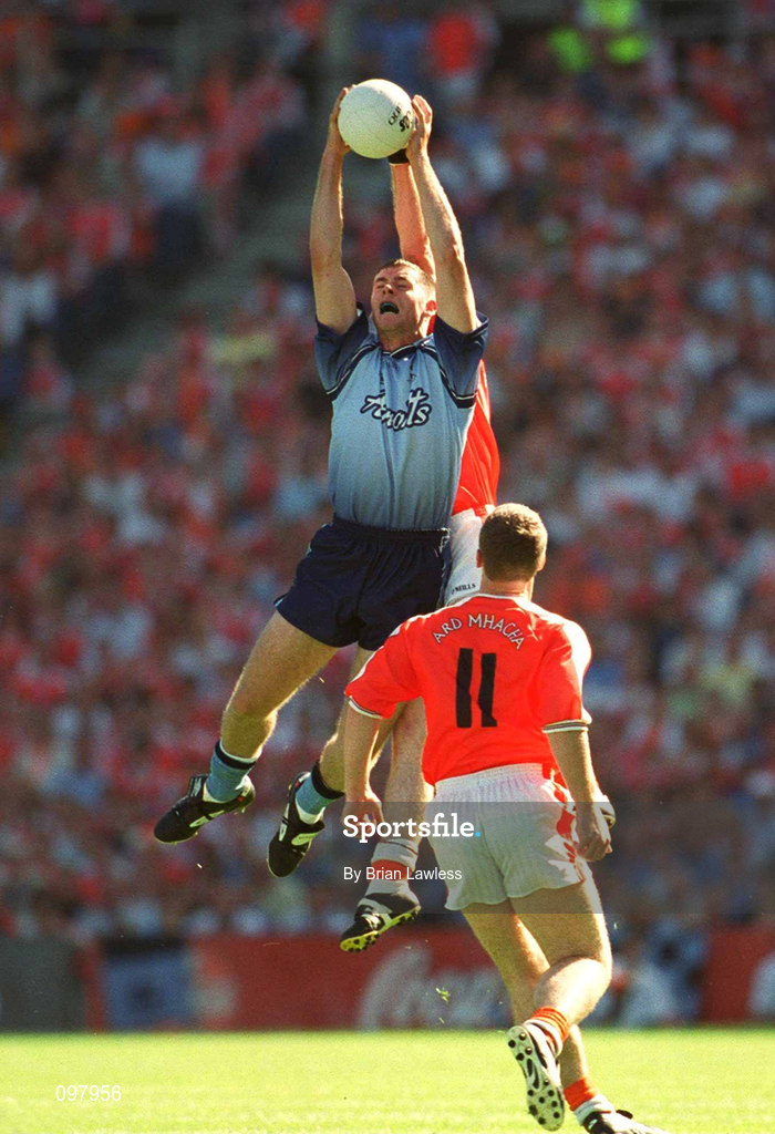 1 September 2002; Darren Magee of Dublin in action against John Toal of Armagh during the Bank of Ireland All-Ireland Senior Football Championship Semi-Final match between Armagh and Dublin at Croke Park in Dublin. Photo by Brian Lawless/Sportsfile