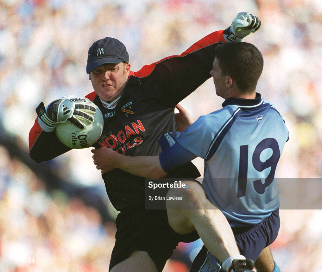 1 September 2002; Armagh goalkeeper Brendan Tierney in action against Colin Moran of Dublin during the Bank of Ireland All-Ireland Senior Football Championship Semi-Final match between Armagh and Dublin at Croke Park in Dublin. Photo by Brian Lawless/Sportsfile
