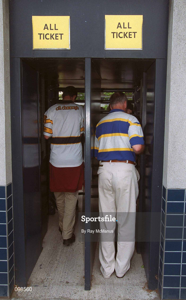 18 August 2002; Supporters enter turnstiles prior to the Guinness All-Ireland Senior Hurling Championship Semi-Final match between Kilkenny and Tipperary at Croke Park in Dublin. Photo by Ray McManus/Sportsfile
