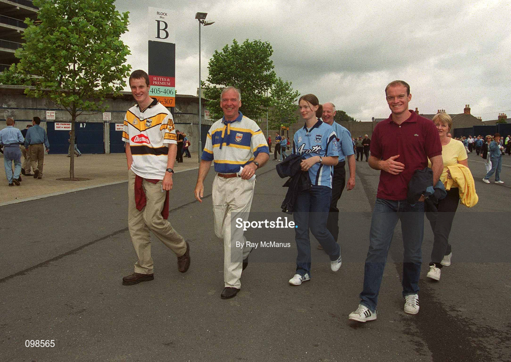 18 August 2002; Supporters make their way to the stadium prior to the Guinness All-Ireland Senior Hurling Championship Semi-Final match between Kilkenny and Tipperary at Croke Park in Dublin. Photo by Ray McManus/Sportsfile