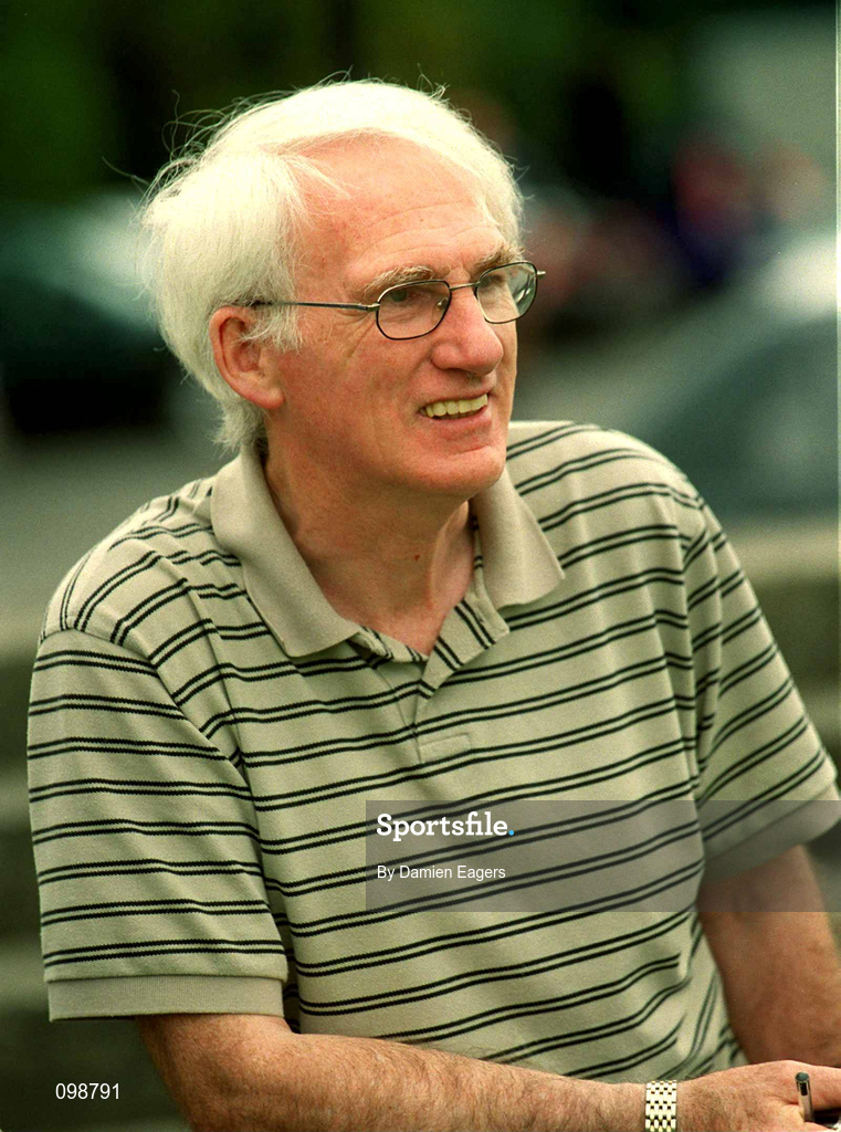 27 August 2002; Al Guy, Irish Sports Council, following Leinster Rugby squad training at UCD in Dublin. Photo by Damien Eagers/Sportsfile