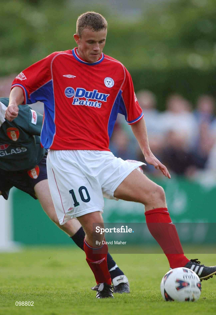 16 August 2002; Mark Roberts of Shelbourne during the eircom League Premier Division match between St Patrick's Athletic and Shelbourne at Richmond Park in Dublin. Photo by David Maher/Sportsfile