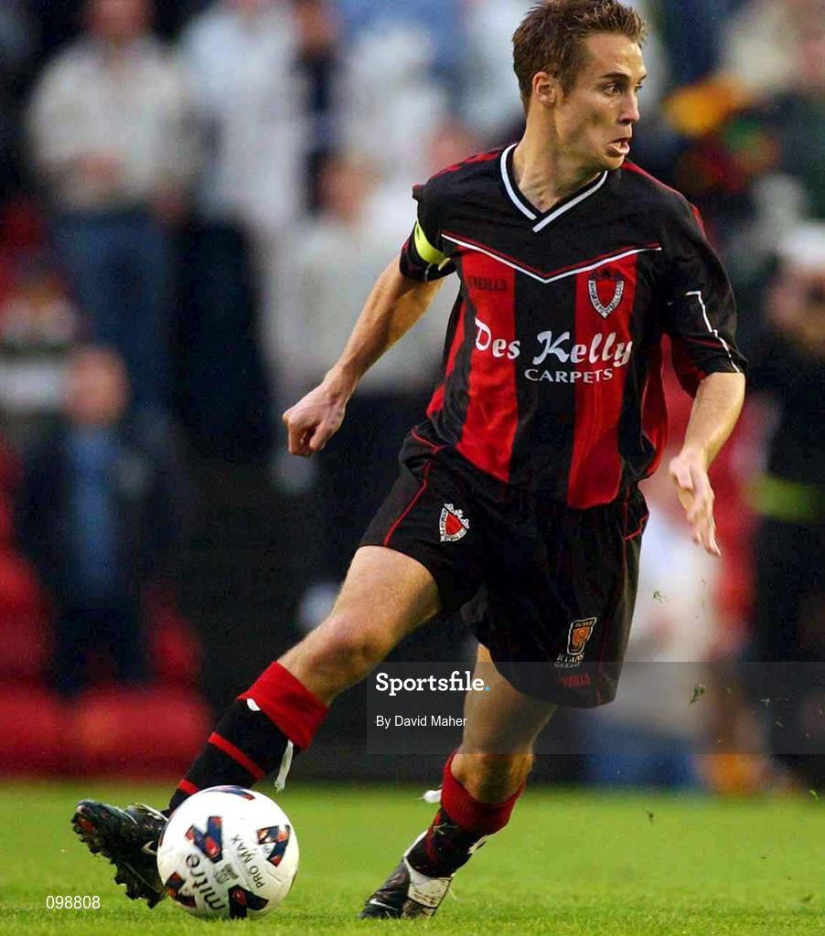 30 August 2002; Kevin Hunt of Bohemians during the eircom League Premier Division match between Bohemians and Cork City at Dalymount Park in Dublin. Photo by David Maher/Sportsfile