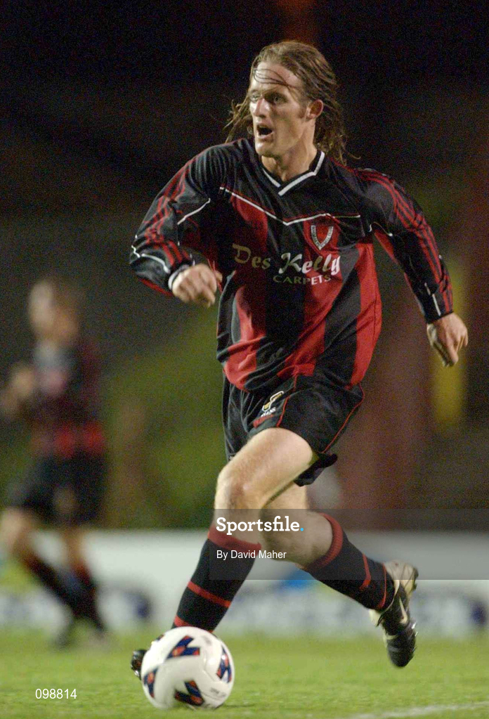 30 August 2002; Simon Webb of Bohemians during the eircom League Premier Division match between Bohemians and Cork City at Dalymount Park in Dublin. Photo by David Maher/Sportsfile