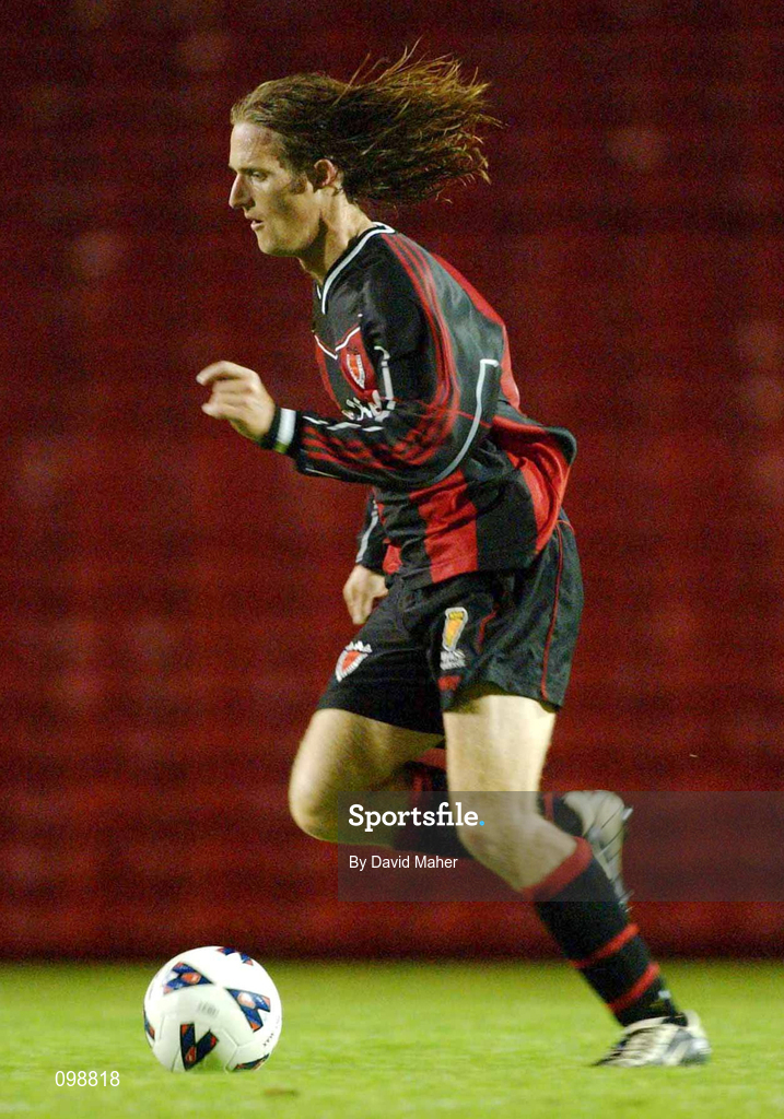30 August 2002; Simon Webb of Bohemians during the eircom League Premier Division match between Bohemians and Cork City at Dalymount Park in Dublin. Photo by David Maher/Sportsfile