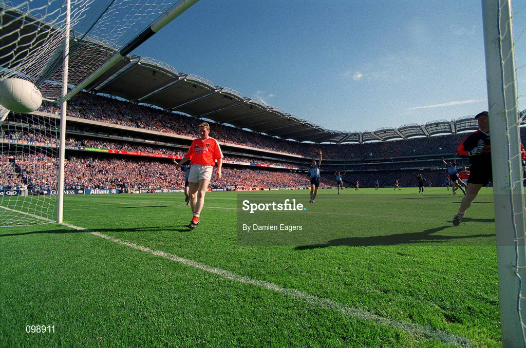 1 September 2002; Ciaran Whelan of Dublin scores a goal during the Bank of Ireland All-Ireland Senior Football Championship Semi-Final match between Armagh and Dublin at Croke Park in Dublin. Photo by Damien Eagers/Sportsfile
