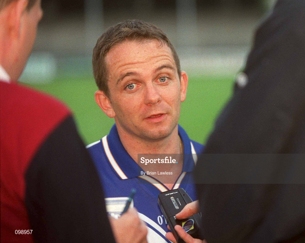 29 August 2002; David Fitzgerald is interviewed by journalists during a Clare hurling press night at Cusack Park in Ennis, Clare, prior to their All-Ireland Hurling Final against Kilkenny. Photo by Brian Lawless/Sportsfile