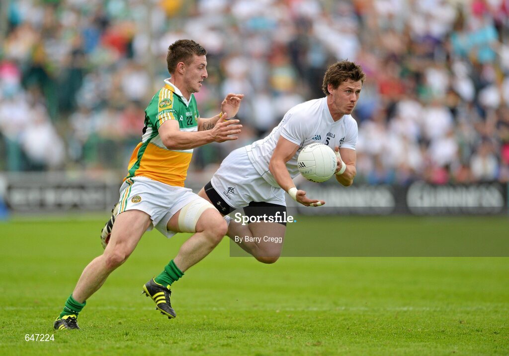 17 June 2012; Emmet Bolton, Kildare, in action against Derek Kelly, Offaly. Leinster GAA Football Senior Championship Quarter-Final, Offaly v Kildare, O'Moore Park, Portlaoise, Co. Laois. Picture credit: Barry Cregg / SPORTSFILE