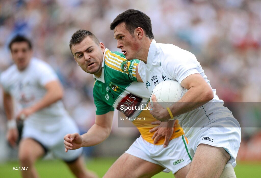 17 June 2012; Eoin Doyle, Kildare, in action against Ken Casey, Offaly. Leinster GAA Football Senior Championship Quarter-Final, Offaly v Kildare, O'Moore Park, Portlaoise, Co. Laois. Picture credit: Matt Browne / SPORTSFILE