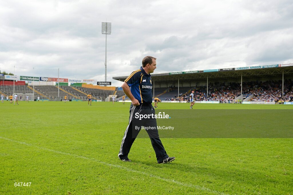 17 June 2012; Clare manager Davy Fitzgerald during the closing stages of the game. Munster GAA Hurling Senior Championship Semi-Final, Clare v Waterford, Semple Stadium, Thurles, Co. Tipperary. Picture credit: Stephen McCarthy / SPORTSFILE