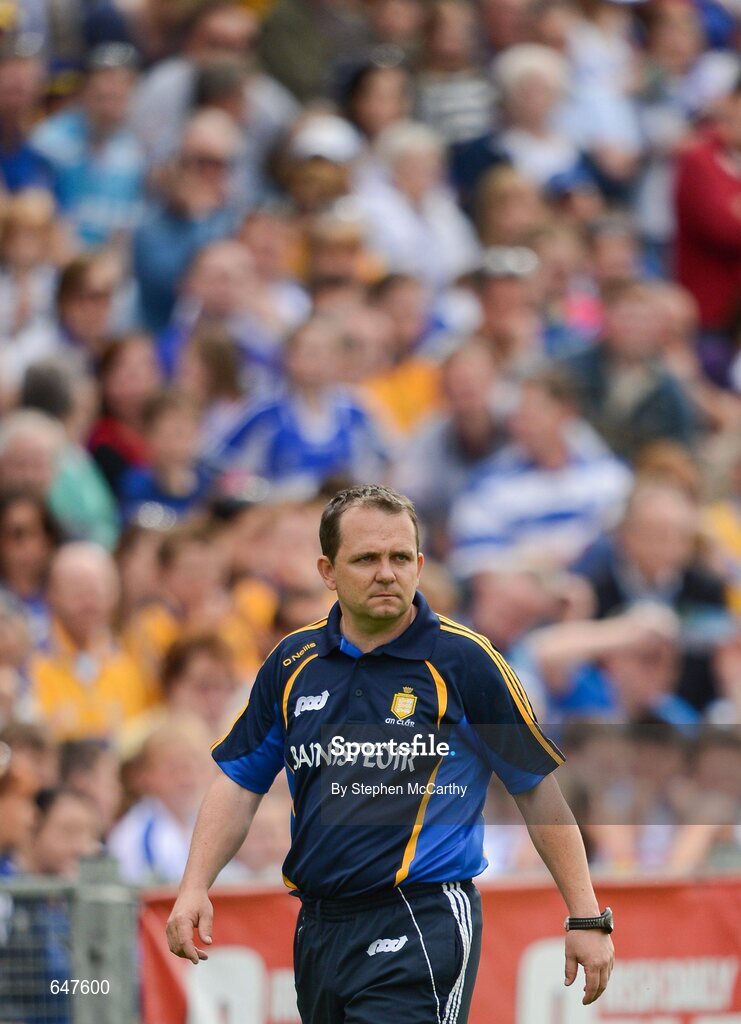17 June 2012; Clare manager Davy Fitzgerald during the closing stages of the game. Munster GAA Hurling Senior Championship Semi-Final, Clare v Waterford, Semple Stadium, Thurles, Co. Tipperary. Picture credit: Stephen McCarthy / SPORTSFILE