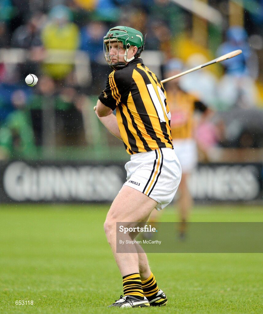 23 June 2012; Henry Shefflin, Kilkenny, scores his 500th championship point, from a free. Leinster GAA Hurling Senior Championship Semi-Final, Dublin v Kilkenny, O'Moore Park, Portlaoise, Co. Laois. Picture credit: Stephen McCarthy / SPORTSFILE