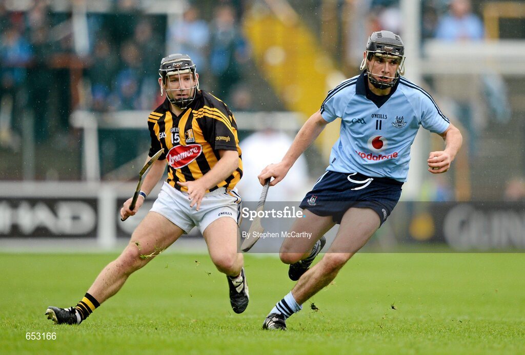 23 June 2012; Danny Sutcliffe, Dublin, in action against Richie Hogan, Kilkenny. Leinster GAA Hurling Senior Championship Semi-Final, Dublin v Kilkenny, O'Moore Park, Portlaoise, Co. Laois. Picture credit: Stephen McCarthy / SPORTSFILE