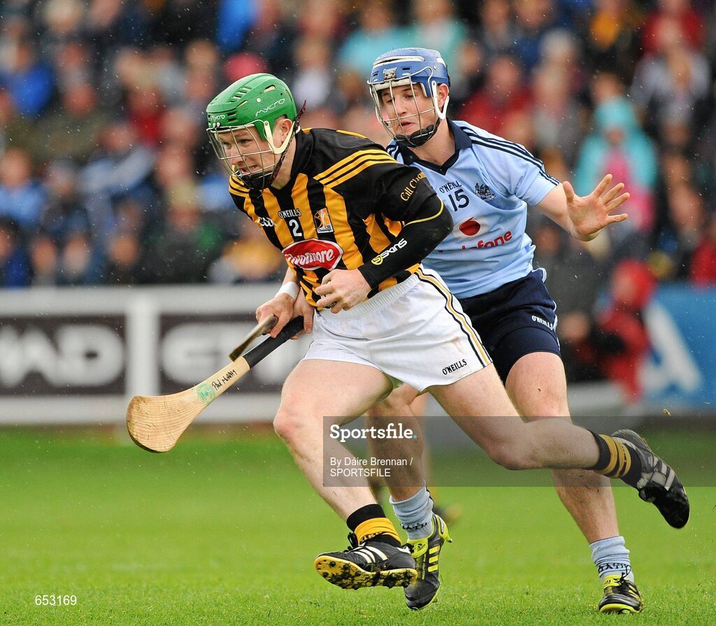 23 June 2012; Paul Murphy, Kilkenny, in action against David Treacy, Dublin. Leinster GAA Hurling Senior Championship Semi-Final, Dublin v Kilkenny, O'Moore Park, Portlaoise, Co. Laois. Picture credit: Dáire Brennan / SPORTSFILE