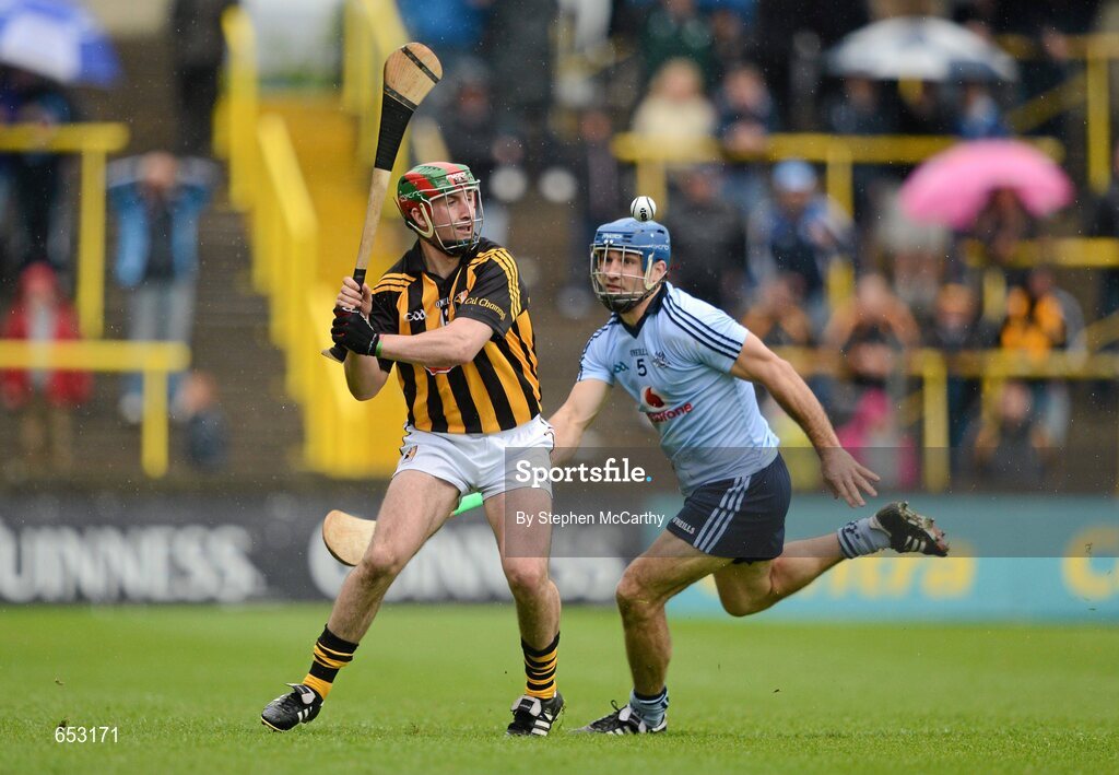 23 June 2012; Eoin Larkin, Kilkenny, in action against Stephen Hiney, Dublin. Leinster GAA Hurling Senior Championship Semi-Final, Dublin v Kilkenny, O'Moore Park, Portlaoise, Co. Laois. Picture credit: Stephen McCarthy / SPORTSFILE