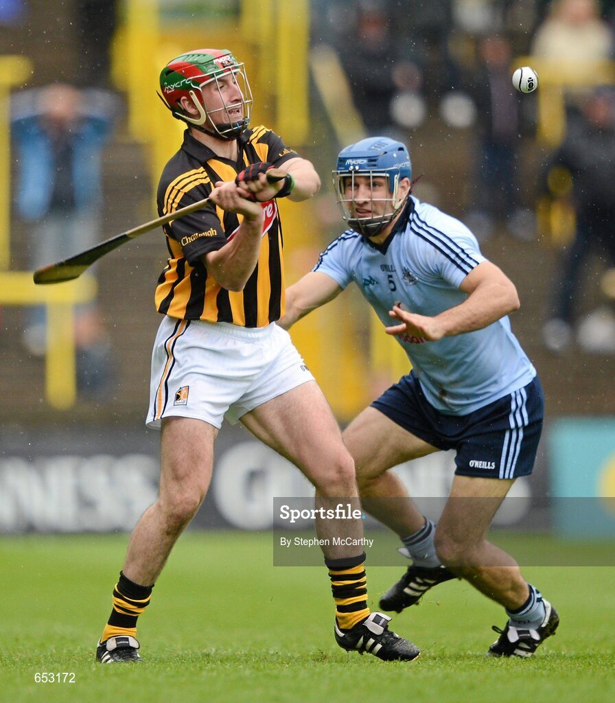 23 June 2012; Eoin Larkin, Kilkenny, in action against Stephen Hiney, Dublin. Leinster GAA Hurling Senior Championship Semi-Final, Dublin v Kilkenny, O'Moore Park, Portlaoise, Co. Laois. Picture credit: Stephen McCarthy / SPORTSFILE