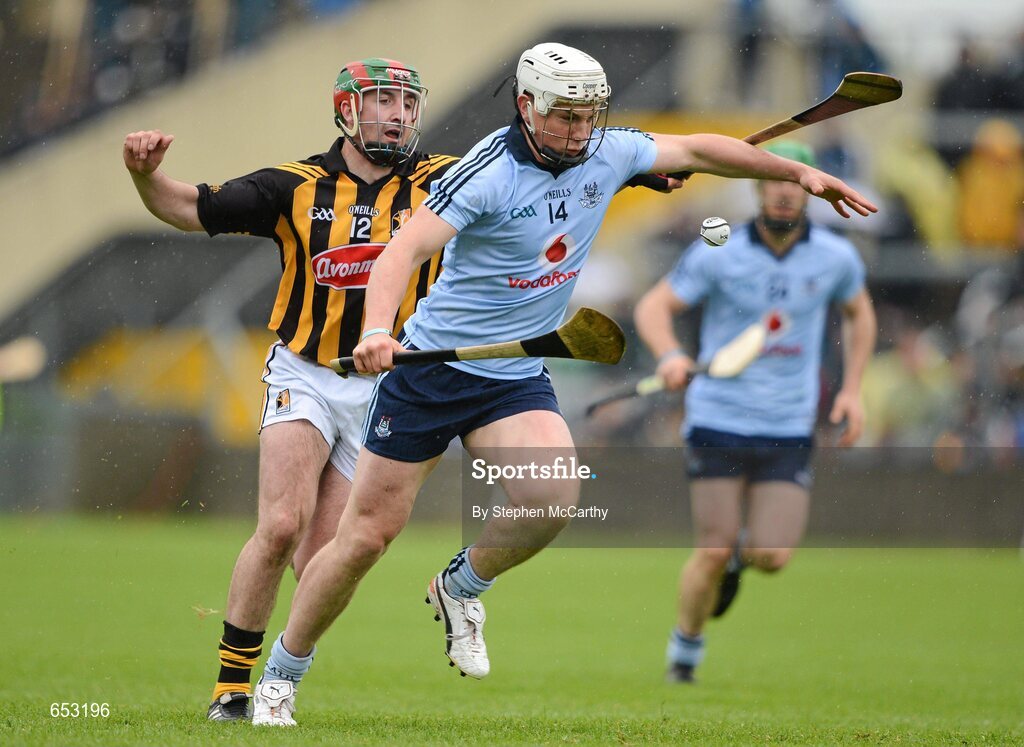 23 June 2012; Liam Rushe, Dublin, in action against Eoin Larkin, Kilkenny. Leinster GAA Hurling Senior Championship Semi-Final, Dublin v Kilkenny, O'Moore Park, Portlaoise, Co. Laois. Picture credit: Stephen McCarthy / SPORTSFILE