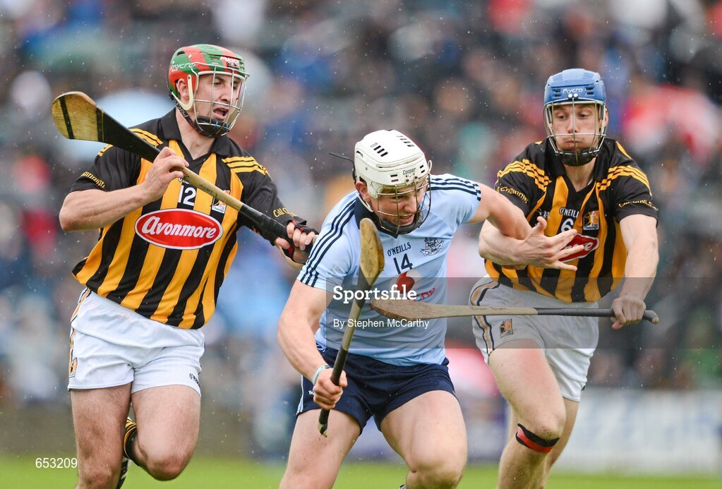 23 June 2012; Liam Rushe, Dublin, in action against Eoin Larkin, left, and Brian Hogan, Kilkenny. Leinster GAA Hurling Senior Championship Semi-Final, Dublin v Kilkenny, O'Moore Park, Portlaoise, Co. Laois. Picture credit: Stephen McCarthy / SPORTSFILE