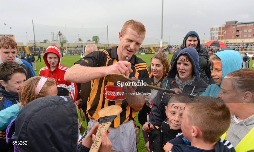 23 June 2012; Henry Shefflin, Kilkenny, signs autographs for supporters following his side's victory. Leinster GAA Hurling Senior Championship Semi-Final, Dublin v Kilkenny, O'Moore Park, Portlaoise, Co. Laois. Picture credit: Stephen McCarthy / SPORTSFILE