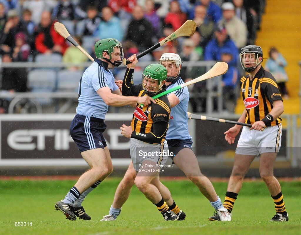 23 June 2012; Paul Murphy, Kilkenny, in action against Conor McCormack, left, and Liam Rushe, Dublin. Leinster GAA Hurling Senior Championship Semi-Final, Dublin v Kilkenny, O'Moore Park, Portlaoise, Co. Laois. Picture credit: Dáire Brennan / SPORTSFILE