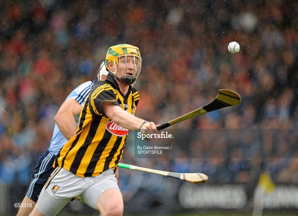 23 June 2012; Richie Power, Kilkenny, in action against Tomás Brady, Dublin. Leinster GAA Hurling Senior Championship Semi-Final, Dublin v Kilkenny, O'Moore Park, Portlaoise, Co. Laois. Picture credit: Dáire Brennan / SPORTSFILE