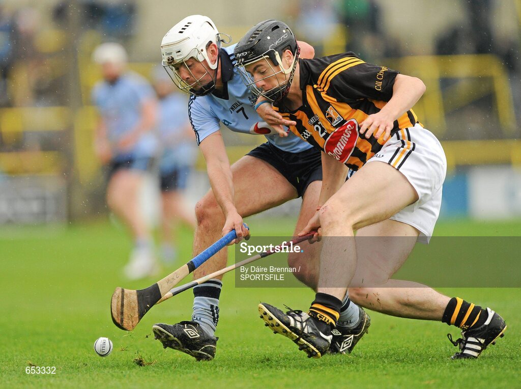 23 June 2012; Matthew Ruth, Kilkenny, in action against Michael Carton, Dublin. Leinster GAA Hurling Senior Championship Semi-Final, Dublin v Kilkenny, O'Moore Park, Portlaoise, Co. Laois. Picture credit: Dáire Brennan / SPORTSFILE