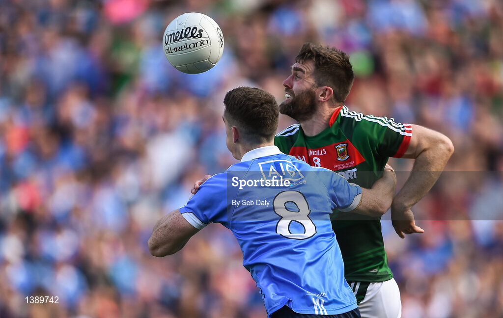 17 September 2017; Séamus O'Shea of Mayo in action against Brian Fenton of Dublin during the GAA Football All-Ireland Senior Championship Final match between Dublin and Mayo at Croke Park in Dublin. Photo by Seb Daly/Sportsfile