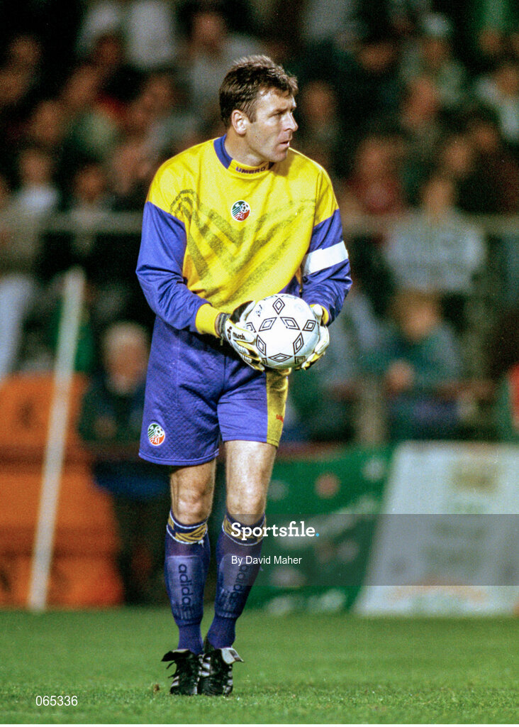 12 October 1994; Packie Bonner, Republic of Ireland, goalkeeper. Soccer. Picture credit; David Maher / SPORTSFILE