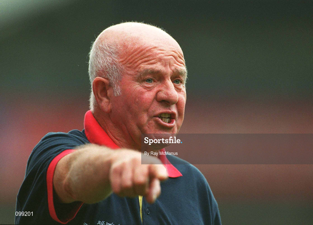15 September 2002; Cork manager Pa Finn during the All-Ireland Senior Camogie Championship Final match between Cork and Tipperary at Croke Park in Dublin. Photo by Ray McManus/Sportsfile